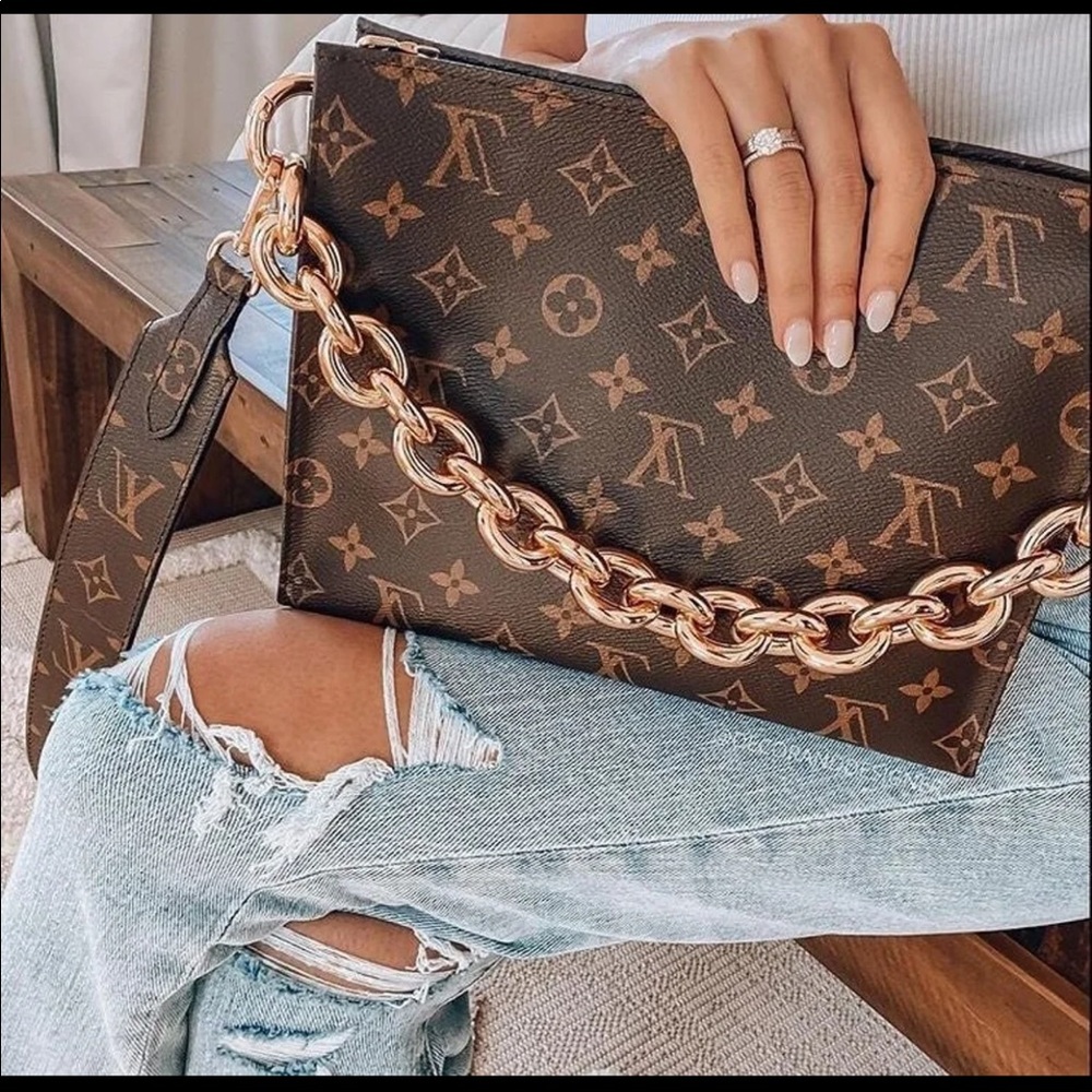 Louis Vuitton Toiletry 26